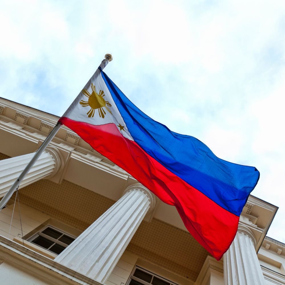 philippines-flag-on-government